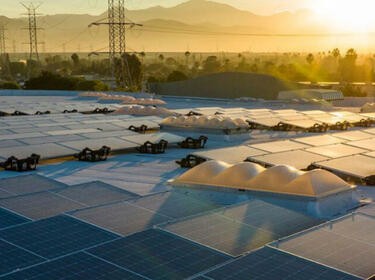 Zonnepanelen zonsondergang Irwindale Californië